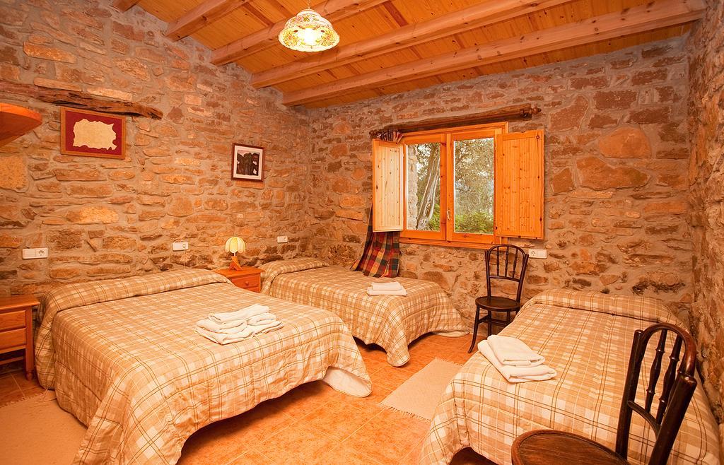 Гостевой дом Masia Massanes Tiurana Экстерьер фото